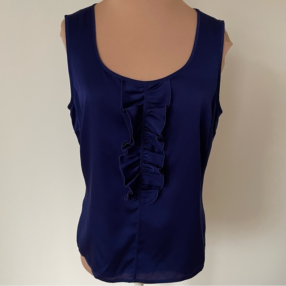 St. John Stretch Silk Blue Ruffled Scoop Neck Sleeveless Top Fall 2009 Size XS
